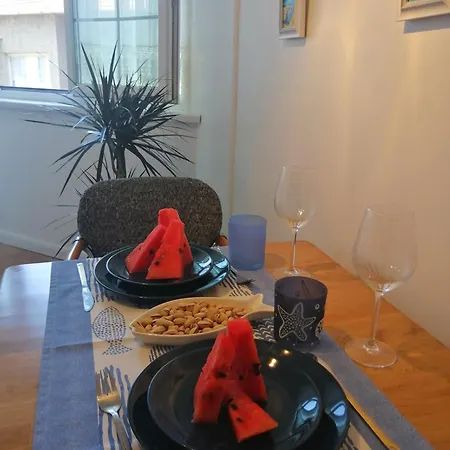 Apartamento на 2 мин от плажа!victoria- две спални делукс до морската градина и центъра *