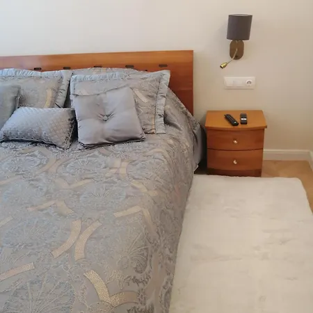 Victoria- две спални делукс до морската градина и центъра Apartman Burgasz