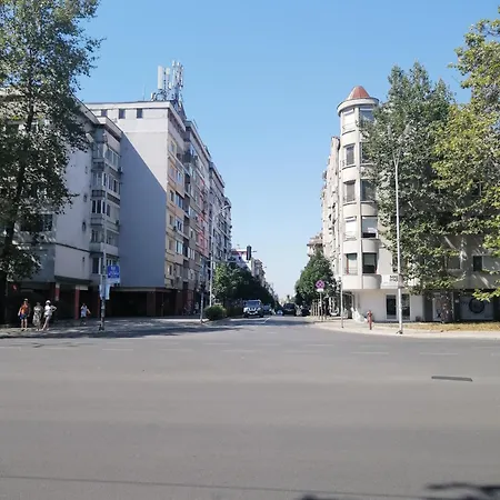 на 2 мин от плажа!victoria- две спални делукс до морската градина и центъра * Burgas