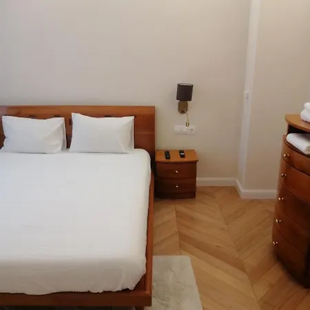 Victoria- две спални делукс до морската градина и центъра *