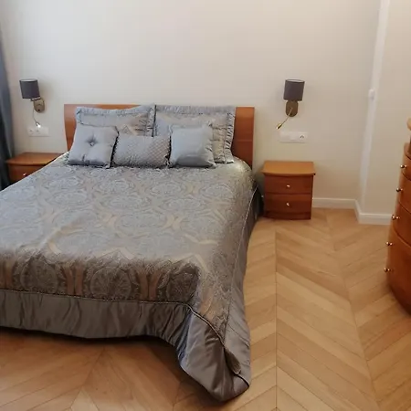 на 2 мин от плажа!victoria- две спални делукс до морската градина и центъра Apartamento Burgas