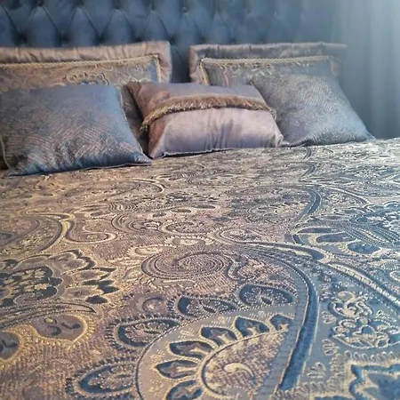 Victoria- две спални делукс до морската градина и центъра Apartman