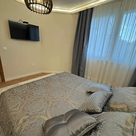 Victoria- две спални делукс до морската градина и центъра Burgas City