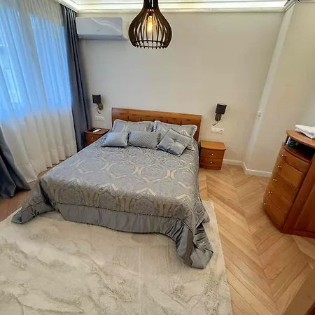 Apartmán Victoria- две спални делукс до морската градина и центъра Burgas City