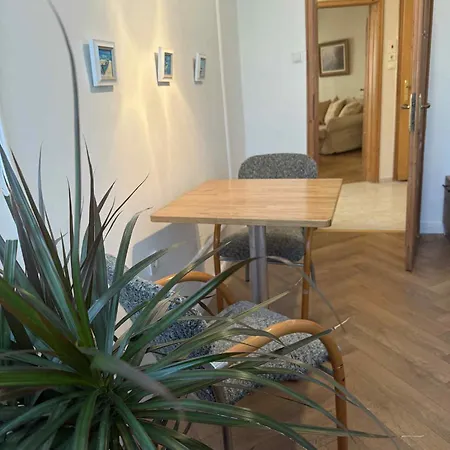 Apartamento на 2 мин от плажа!victoria- две спални делукс до морската градина и центъра