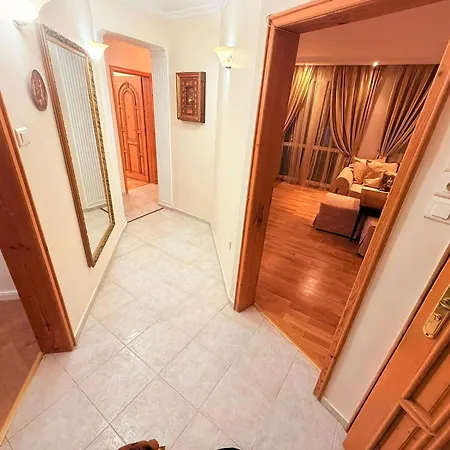 Apartamento на 2 мин от плажа!victoria- две спални делукс до морската градина и центъра