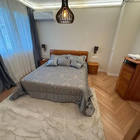 Apartament Victoria- две спални делукс до морската градина и центъра *