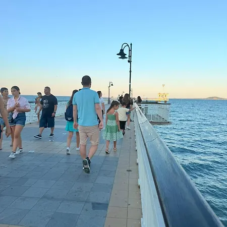 Victoria- две спални делукс до морската градина и центъра * Burgas City