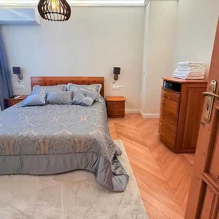 Victoria- две спални делукс до морската градина и центъра *