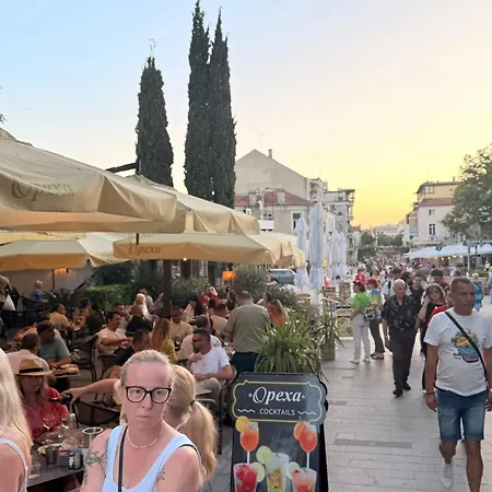 Victoria- две спални делукс до морската градина и центъра Lejlighed Burgas City