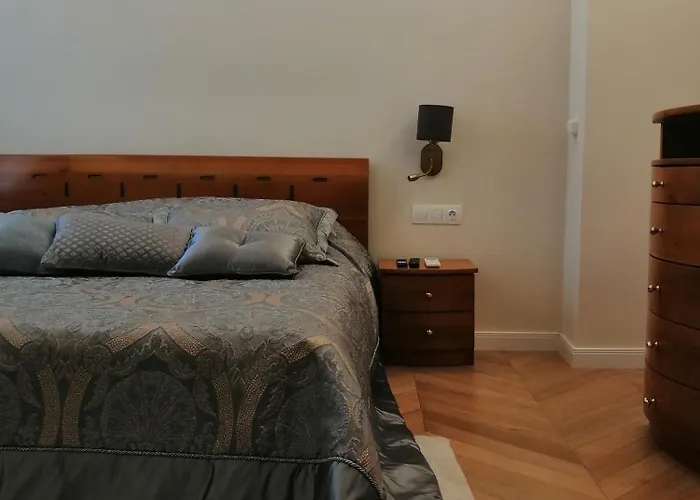 Victoria- две спални делукс до морската градина и центъра * Burgaz