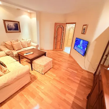 Apartmán Victoria- две спални делукс до морската градина и центъра *