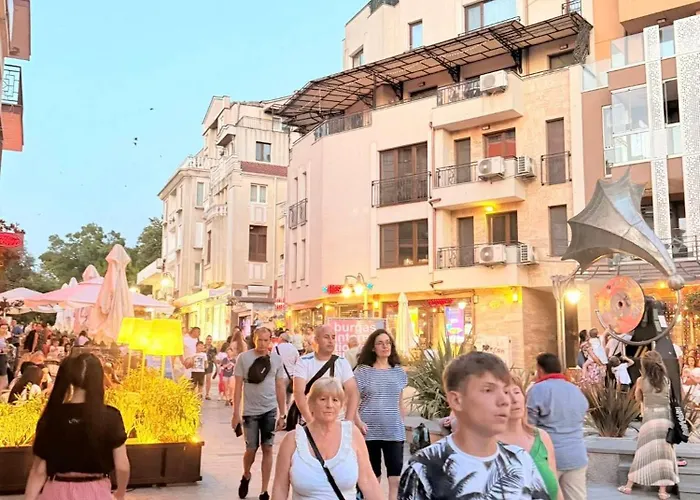 公寓 Victoria- две спални делукс до морската градина и центъра