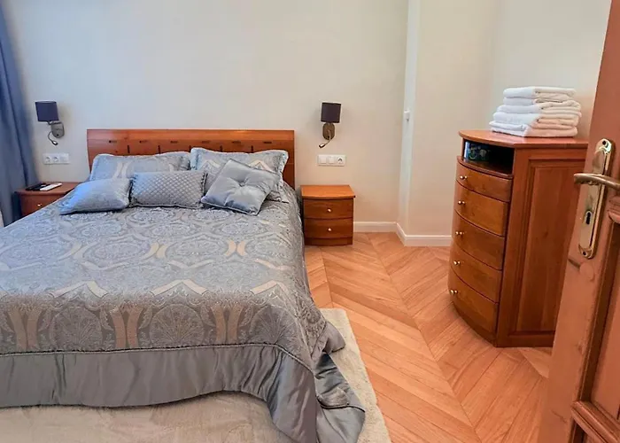 Victoria- две спални делукс до морската градина и центъра