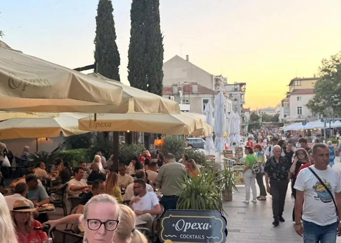 Victoria- две спални делукс до морската градина и центъра 公寓 布尔加斯